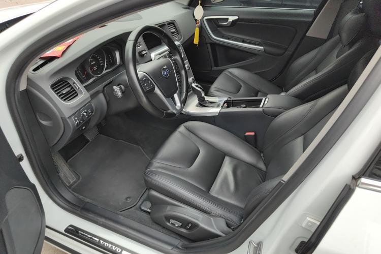 Used Volvo S60 2015 S60L 2.0T Zhiyuan Edition Left Front Seat