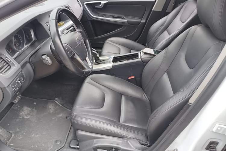 Used Volvo S60 2015 S60L 2.0T Zhiyuan Edition Left Front Seat