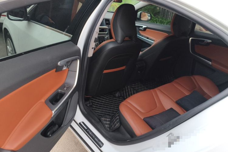 Used Volvo S60 2015 S60L 2.0T Zhiyuan Edition Left Rear Seat