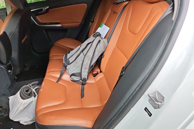 Used Volvo S60 2015 S60L 2.0T Zhiyuan Edition Left Rear Seat