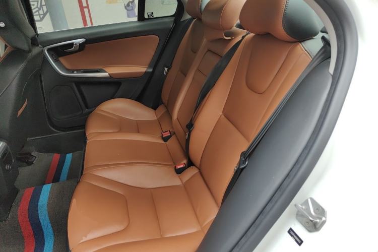 Used Volvo S60 2015 S60L 2.0T Zhiyuan Edition Left Rear Seat
