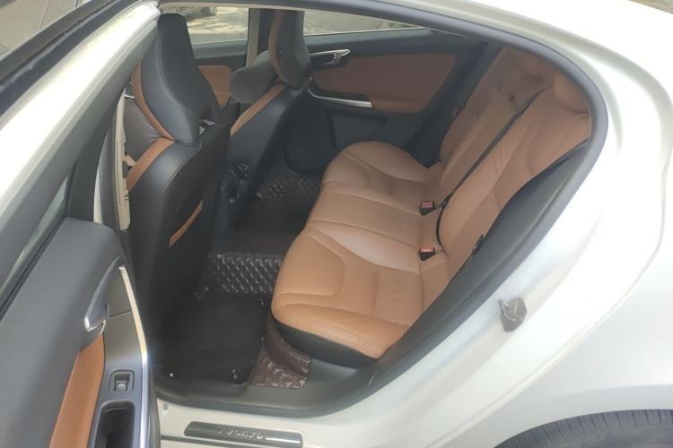 Used Volvo S60 2015 S60L 2.0T Zhiyuan Edition Left Rear Seat