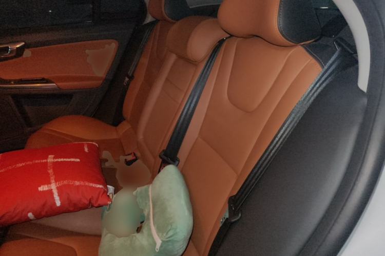 Used Volvo S60 2015 S60L 2.0T Zhiyuan Edition Left Rear Seat