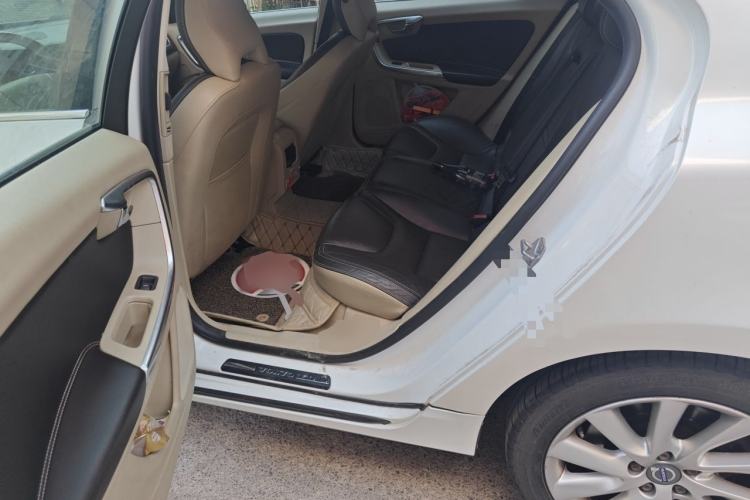 Used Volvo S60 2015 S60L 2.0T Zhiyuan Edition Left Rear Seat