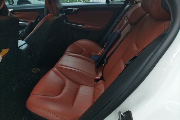 Used Volvo S60 2015 S60L 2.0T Zhiyuan Edition Left Rear Seat