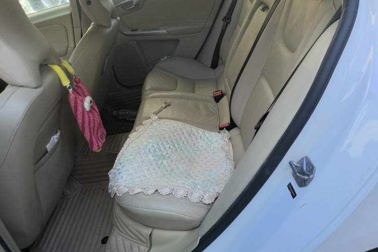 Used Volvo S60 2015 S60L 2.0T Zhiyuan Edition Left Rear Seat