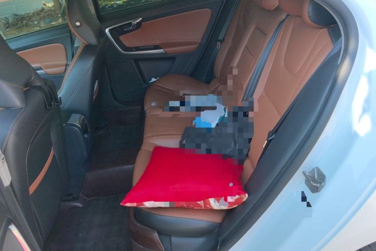 Used Volvo S60 2015 S60L 2.0T Zhiyuan Edition Left Rear Seat