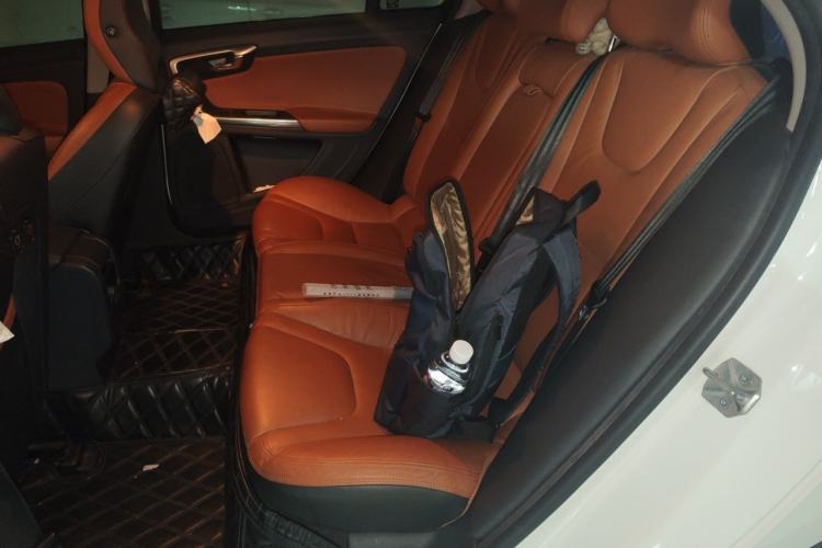 Used Volvo S60 2015 S60L 2.0T Zhiyuan Edition Left Rear Seat