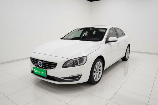 Ojetý Volvo S60 2015 S60L 2.0T Zhiyuan Edition