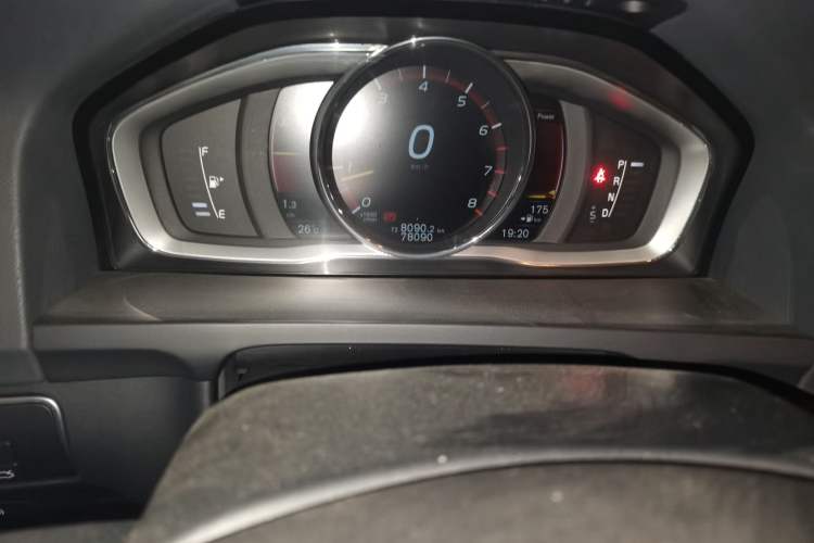 Used Volvo S60 2015 S60L T5 Intelligent Drive Edition Odometer Close Up