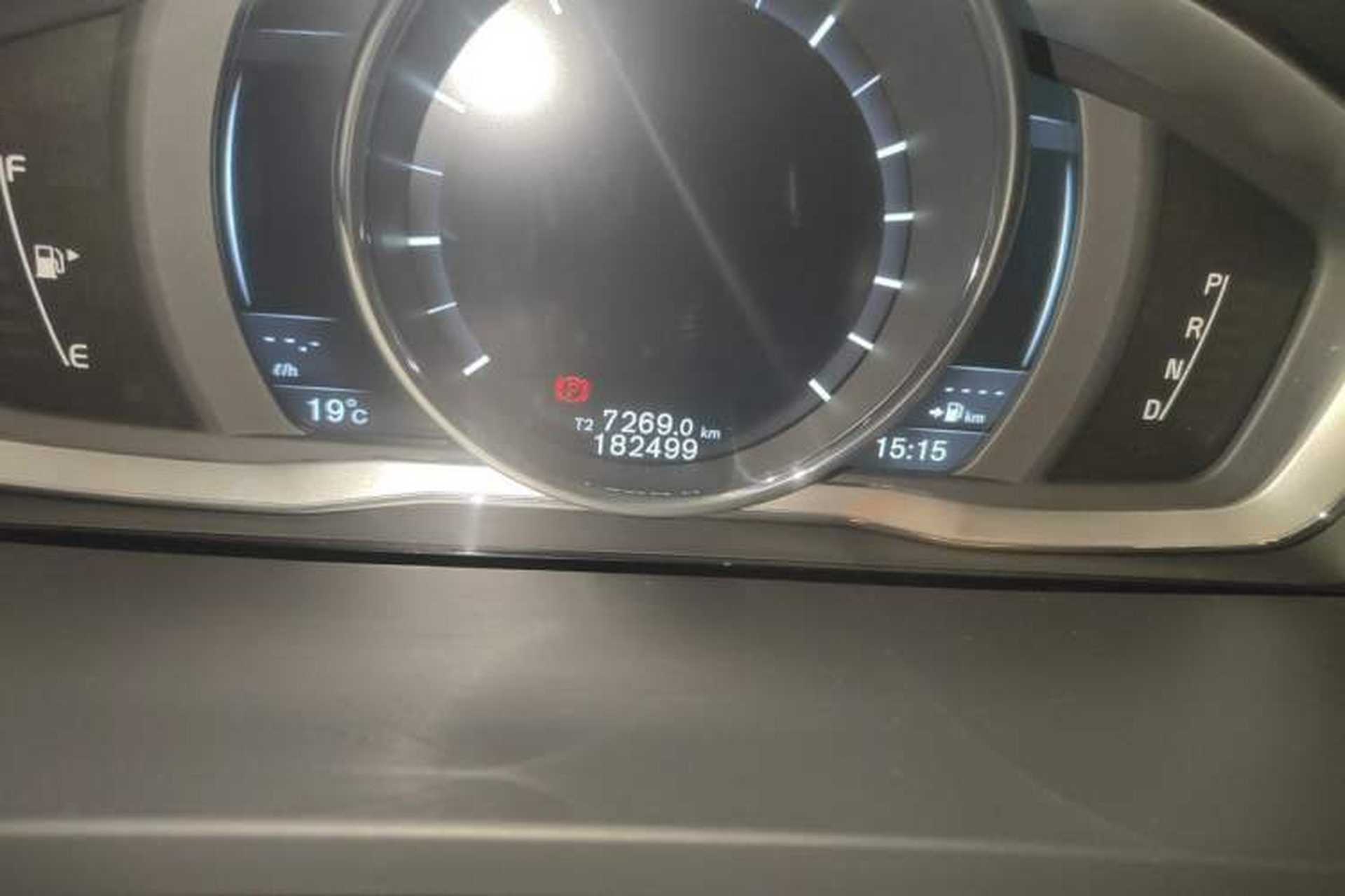 Used Volvo S60 2015 S60L 2.0T Zhiyuan Edition Odometer Close Up