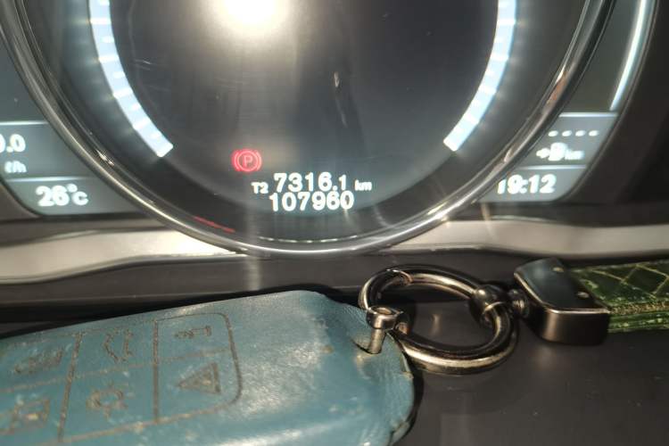 Used Volvo S60 2015 S60L T5 Intelligent Drive Edition Odometer Close Up