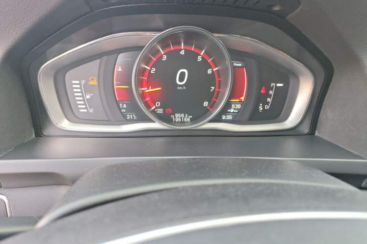 Used Volvo S60 2015 S60L T5 Intelligent Drive Edition Odometer Close Up