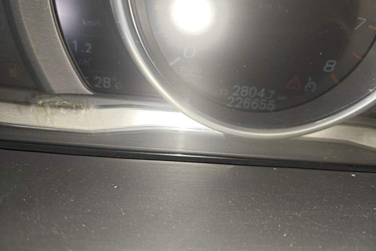 Used Volvo S60 2015 S60L T5 Intelligent Drive Edition Odometer Close Up