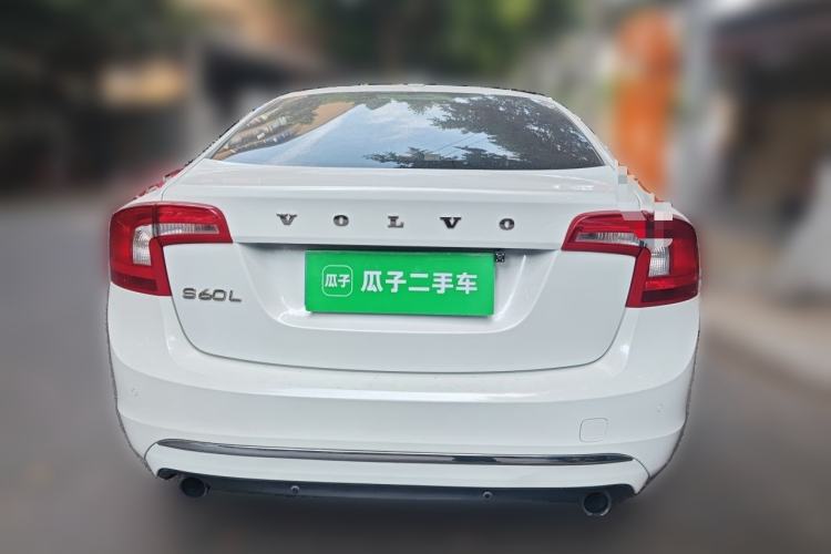 Used Volvo S60 2015 S60L 2.0T Zhiyuan Edition Rear