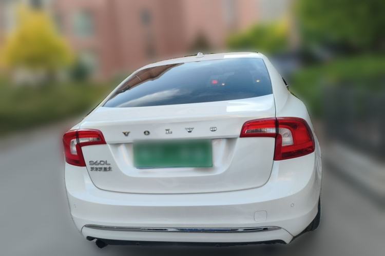 Used Volvo S60 2015 S60L 2.0T Zhiyuan Edition Rear