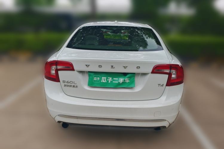 Used Volvo S60 2015 S60L 2.0T Zhiyuan Edition Rear