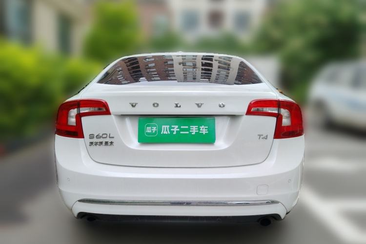 Used Volvo S60 2015 S60L 2.0T Zhiyuan Edition Rear