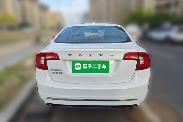 Used Volvo S60 2015 S60L 2.0T Zhiyuan Edition Rear