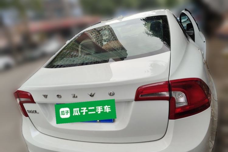 Used Volvo S60 2015 S60L 2.0T Zhiyuan Edition Rear