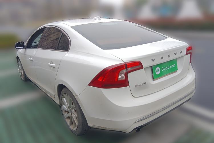 Used Volvo S60 2015 S60L 2.0T Zhiyuan Edition Rear Left 45 Deg