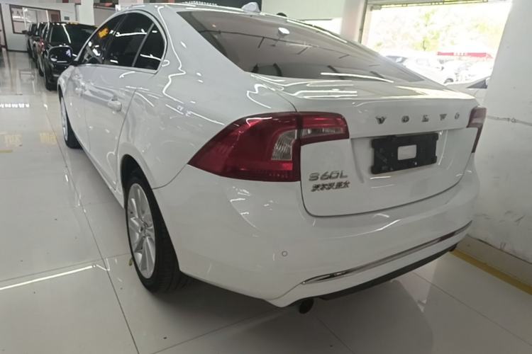 Used Volvo S60 2015 S60L 2.0T Zhiyuan Edition Rear Left 45 Deg