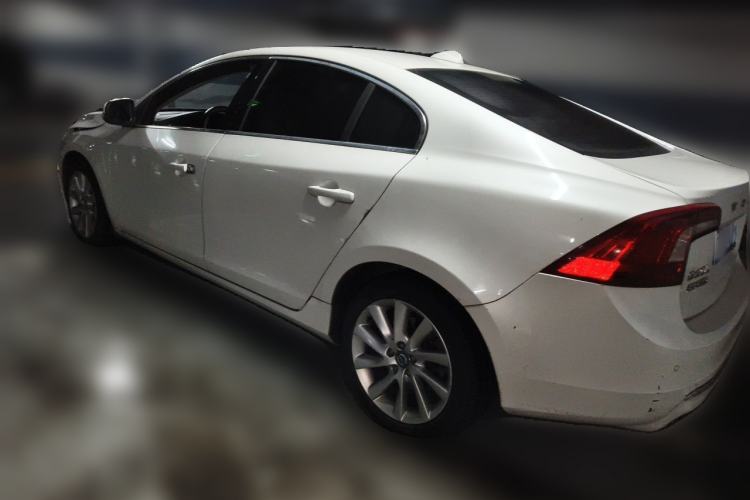 Used Volvo S60 2015 S60L 2.0T Zhiyuan Edition Rear Left 45 Deg