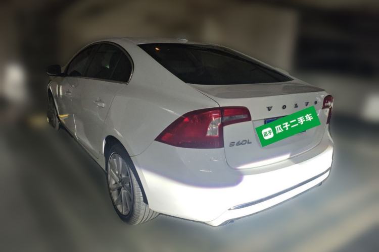 Used Volvo S60 2015 S60L 2.0T Zhiyuan Edition Rear Left 45 Deg