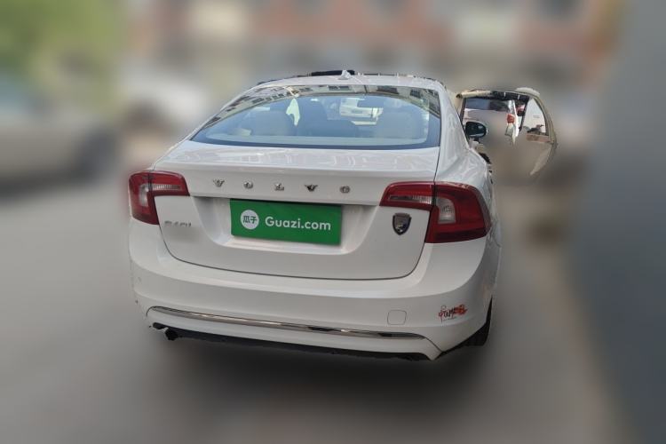 Used Volvo S60 2015 S60L 2.0T Zhiyuan Edition Rear