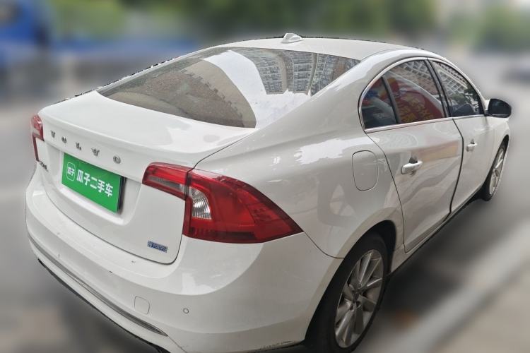 Used Volvo S60 2015 S60L 2.0T Zhiyuan Edition Rear Right 45 Deg