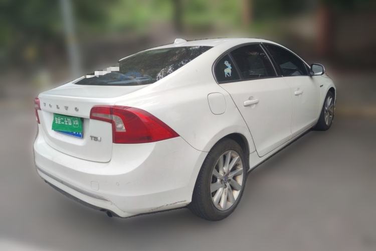 Used Volvo S60 2015 S60L 2.0T Zhiyuan Edition Rear Right 45 Deg