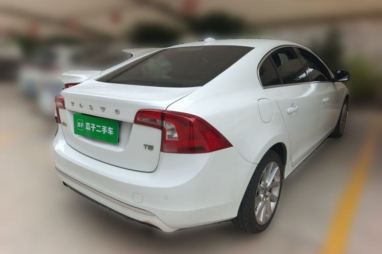 Used Volvo S60 2015 S60L 2.0T Zhiyuan Edition Rear Right 45 Deg