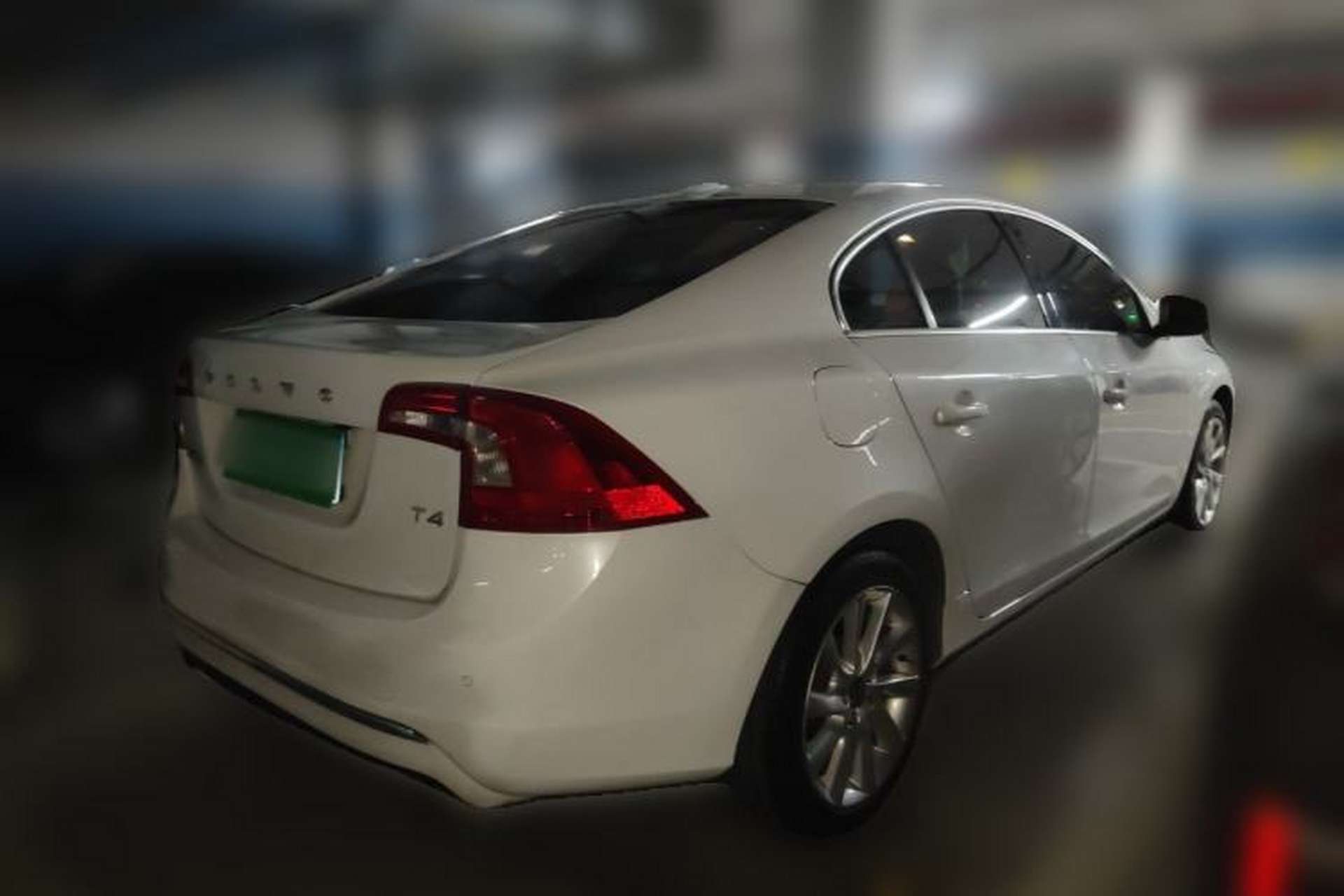 Used Volvo S60 2015 S60L 2.0T Zhiyuan Edition Rear Right 45 Deg