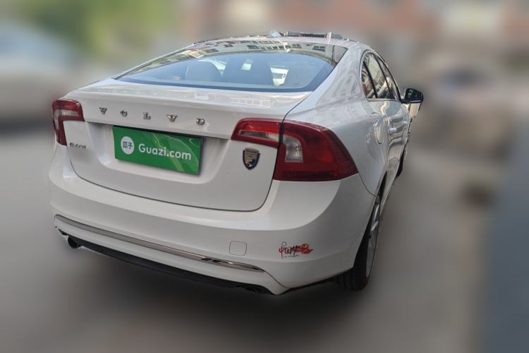 Used Volvo S60 2015 S60L 2.0T Zhiyuan Edition Rear Right 45 Deg