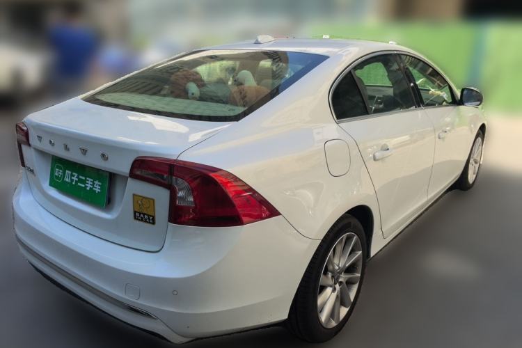 Used Volvo S60 2015 S60L 2.0T Zhiyuan Edition Rear Right 45 Deg
