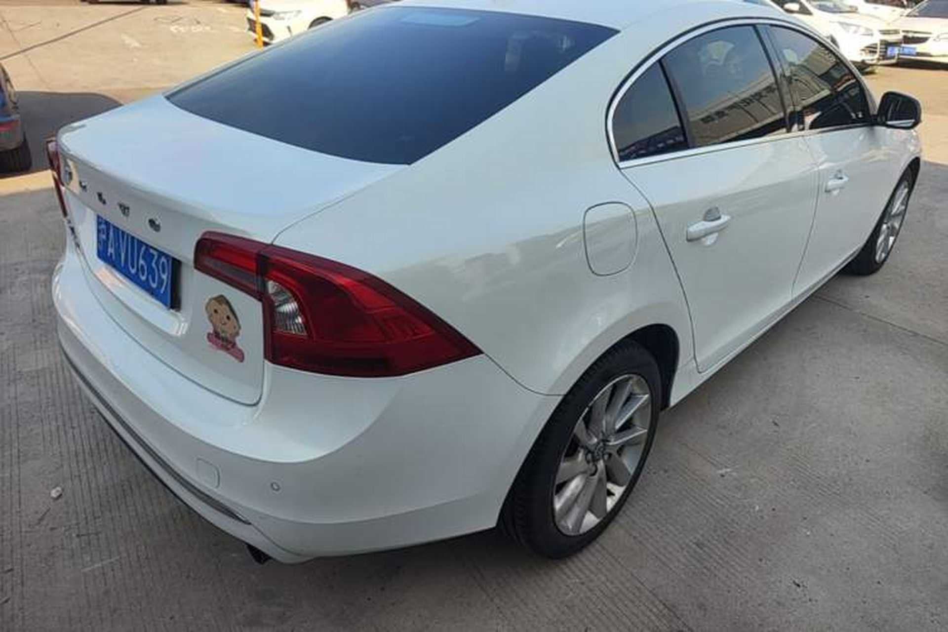 Used Volvo S60 2015 S60L 2.0T Zhiyuan Edition Rear Right 45 Deg