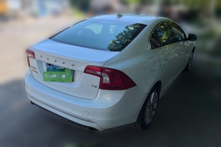 Used Volvo S60 2015 S60L 2.0T Zhiyuan Edition Rear Right 45 Deg