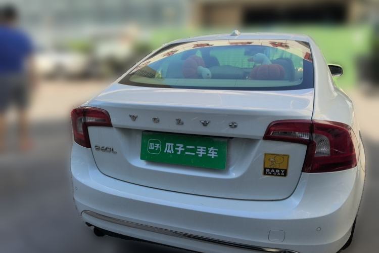 Used Volvo S60 2015 S60L 2.0T Zhiyuan Edition Rear
