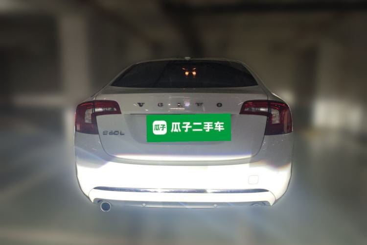 Used Volvo S60 2015 S60L 2.0T Zhiyuan Edition Rear