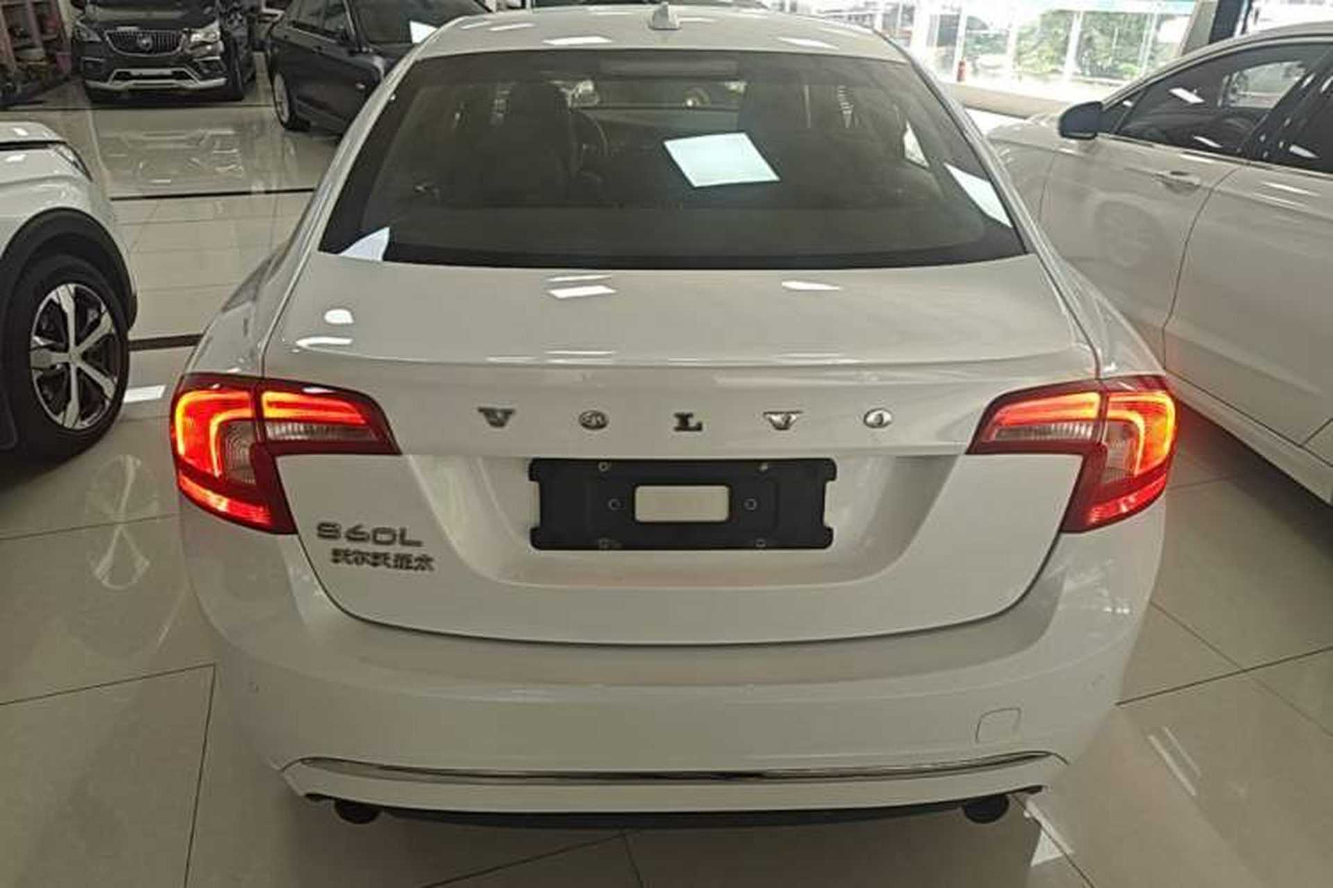 Used Volvo S60 2015 S60L 2.0T Zhiyuan Edition Rear