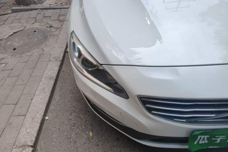 Used Volvo S60 2015 S60L 2.0T Zhiyuan Edition Right Front Headlight