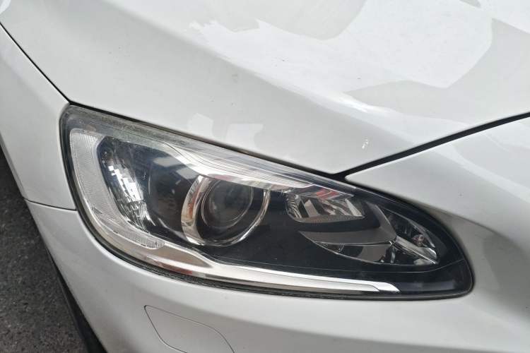 Used Volvo S60 2015 S60L 2.0T Zhiyuan Edition Right Front Headlight
