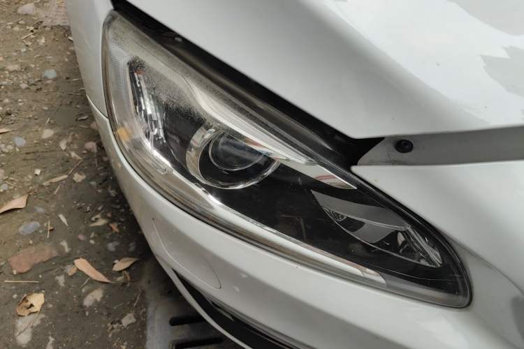 Used Volvo S60 2015 S60L 2.0T Zhiyuan Edition Right Front Headlight