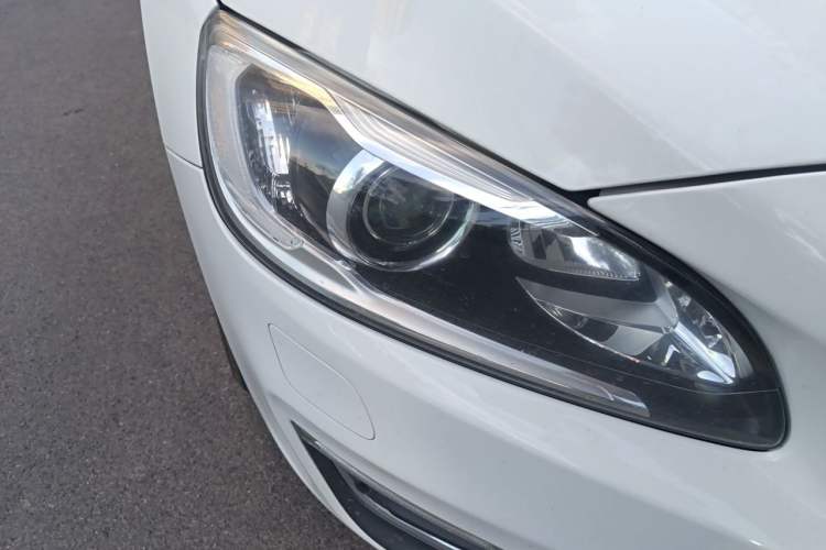Used Volvo S60 2015 S60L T5 Intelligent Drive Edition Right Front Headlight