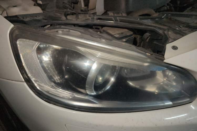 Used Volvo S60 2015 S60L 2.0T Zhiyuan Edition Right Front Headlight