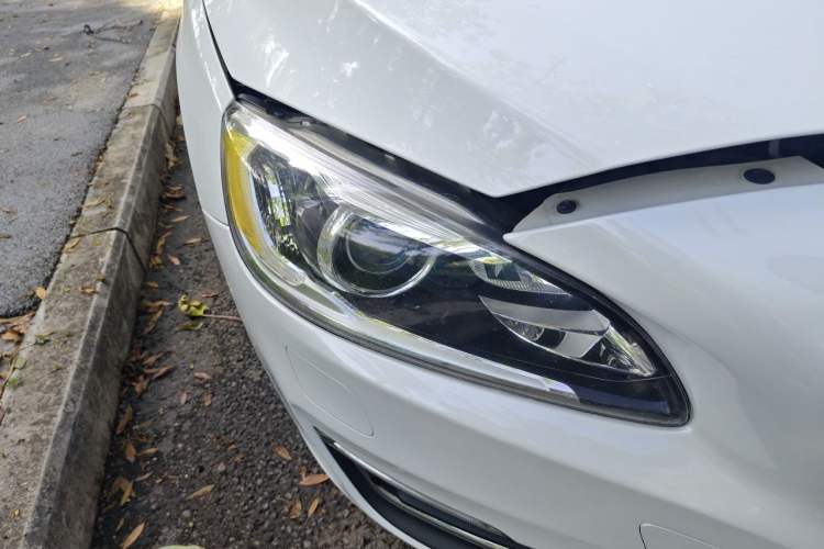 Used Volvo S60 2015 S60L T5 Intelligent Drive Edition Right Front Headlight