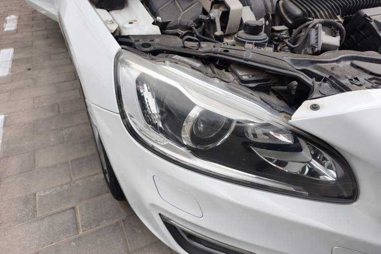 Used Volvo S60 2015 S60L T5 Intelligent Drive Edition Right Front Headlight