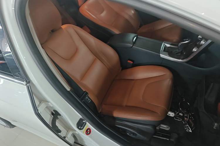 Used Volvo S60 2015 S60L T5 Intelligent Drive Edition Right Front Seat
