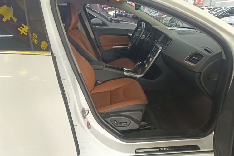 Used Volvo S60 2015 S60L 2.0T Zhiyuan Edition Right Front Seat
