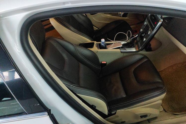 Used Volvo S60 2015 S60L 2.0T Zhiyuan Edition Right Front Seat
